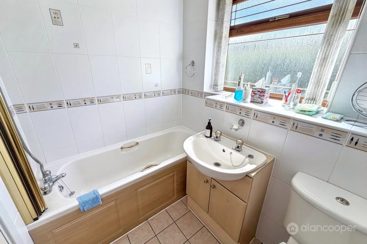 Newstead Close, Whitestone, CV11, photo 22