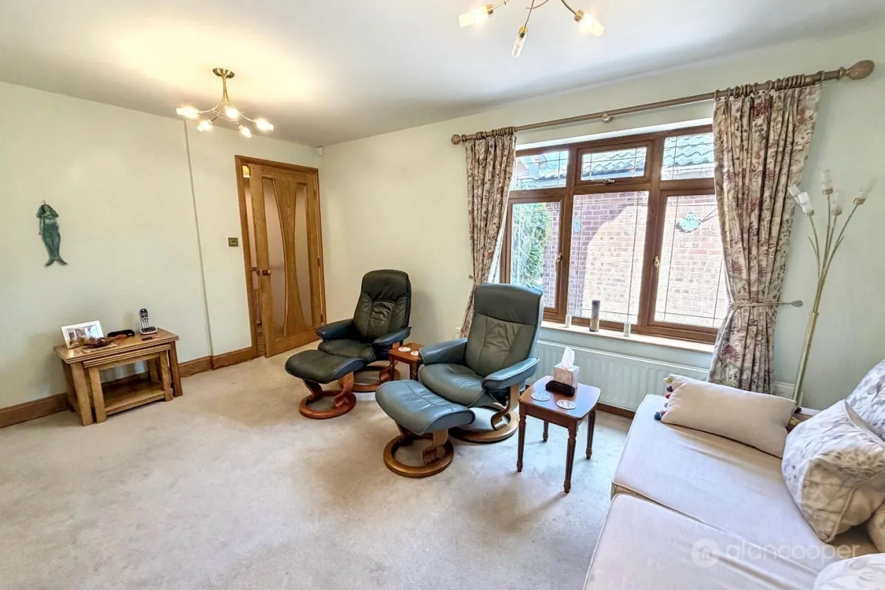 Newstead Close, Whitestone, CV11, photo 4