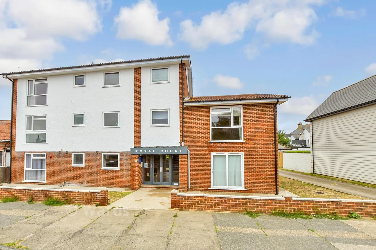 1 bed flat for sale, Pier Avenue, Whitstable, CT5