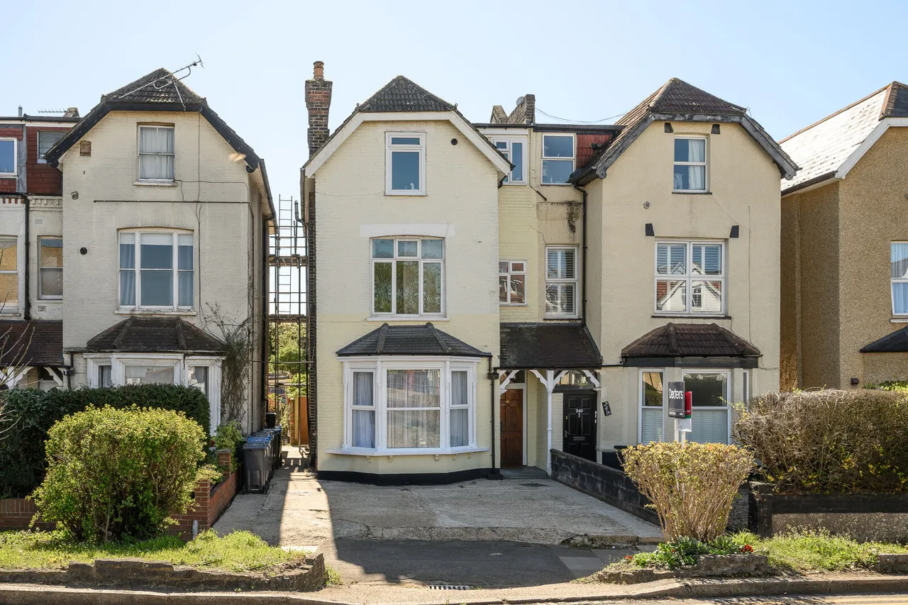 1 bed flat for sale, Queens Road, Wimbledon, SW19