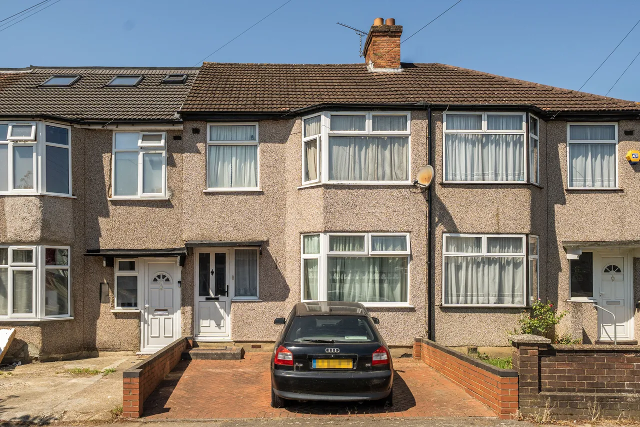 4 bed house for sale — 89 Whitefriars Avenue, Harrow