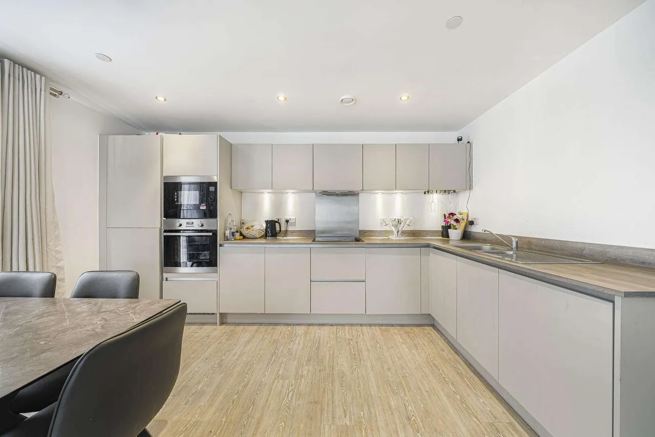Rixson Road, Weldon, DA10, photo 2
