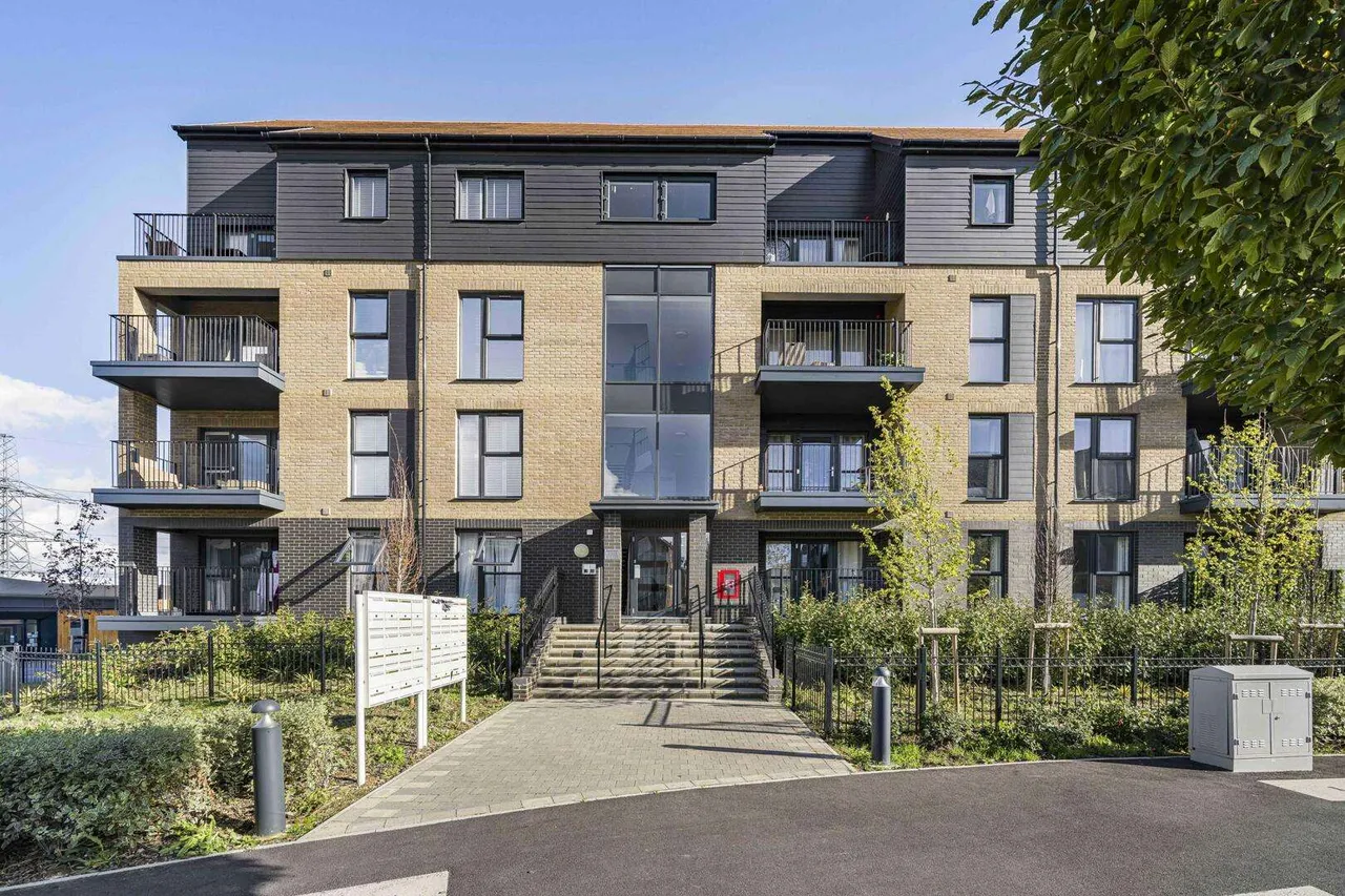 Rixson Road, Weldon, DA10, photo 14