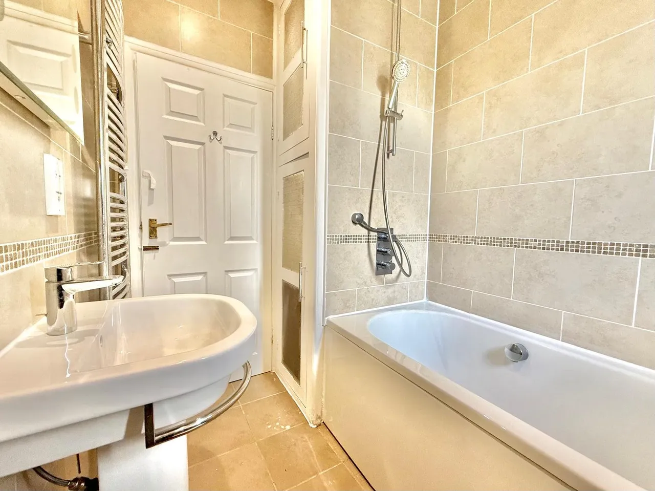 Redesdale Gardens, Adel, LS16, photo 13