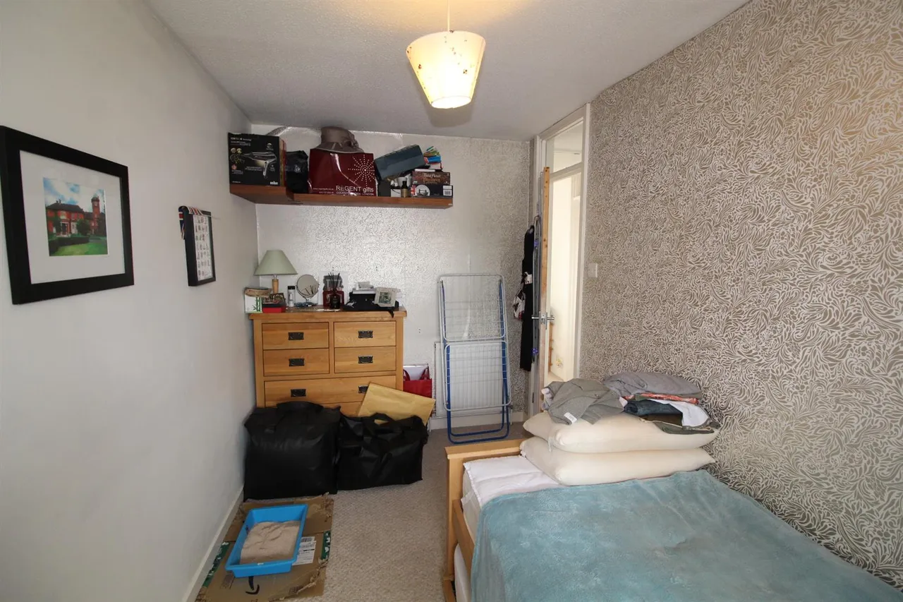 Englefield Close, Englefield Green, Egham, Surrey, TW20 0SE, photo 15