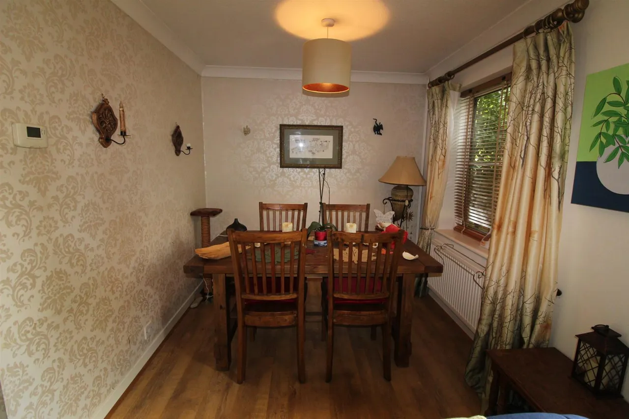 Englefield Close, Englefield Green, Egham, Surrey, TW20 0SE, photo 8