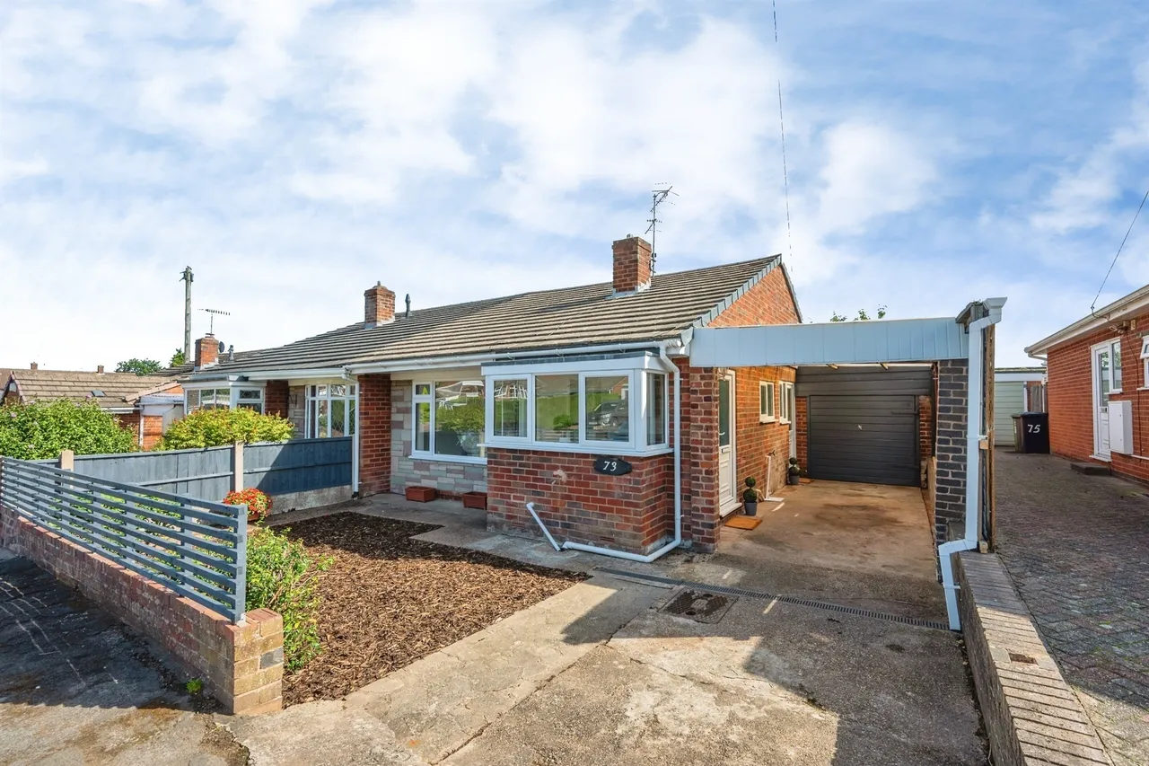 2 bed house for sale — Holmcroft Road, KIDDERMINSTER