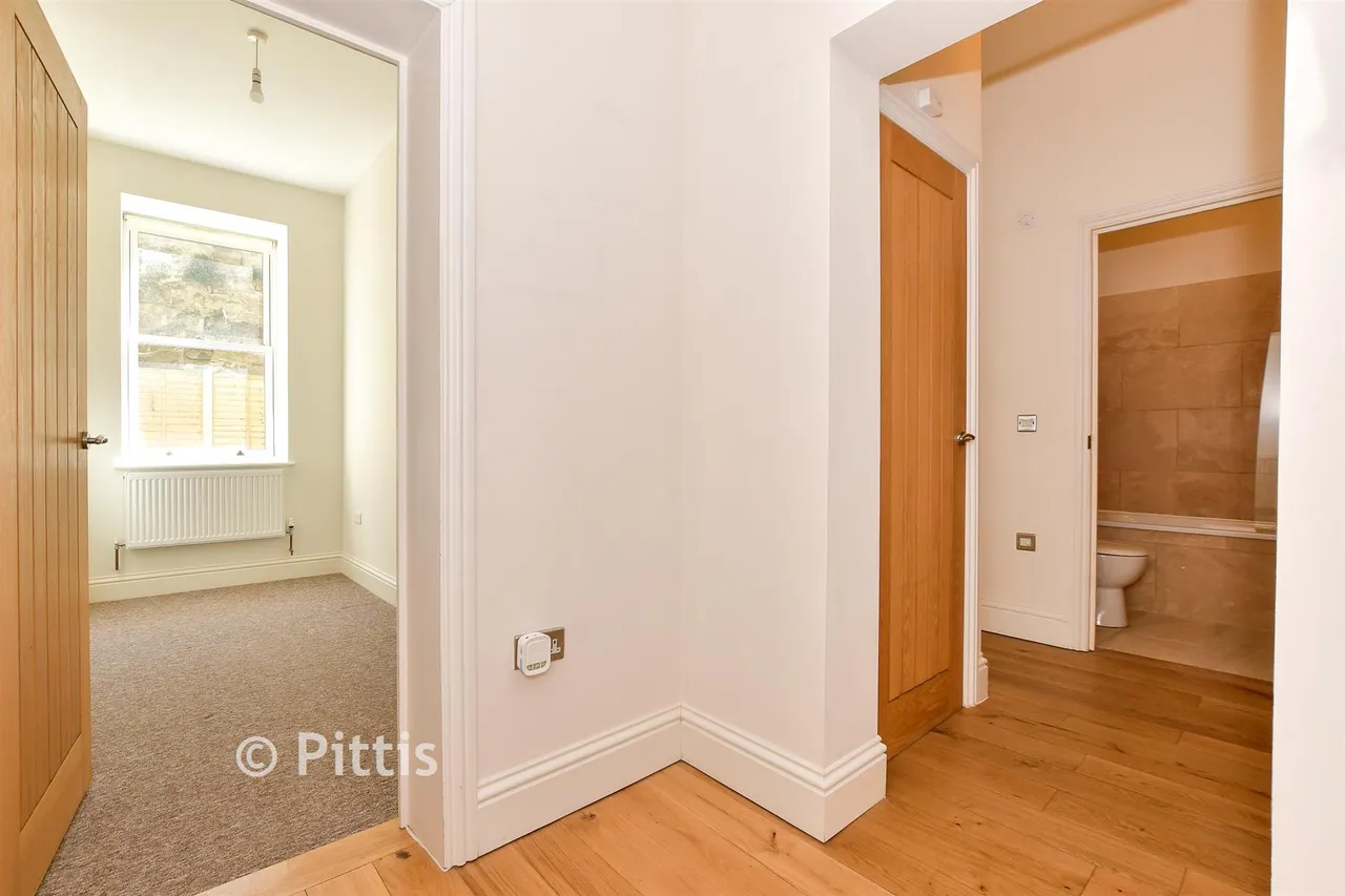 Hambrough Road, Ventnor, PO38, photo 5