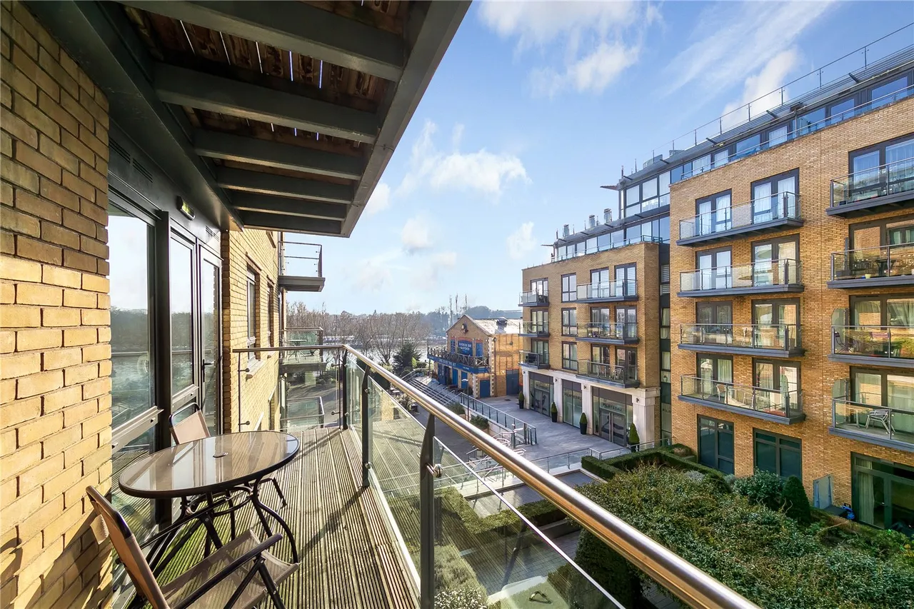 Kew Bridge Road, Brentford, TW8, photo 7
