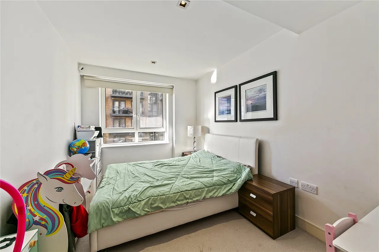 Kew Bridge Road, Brentford, TW8, photo 9
