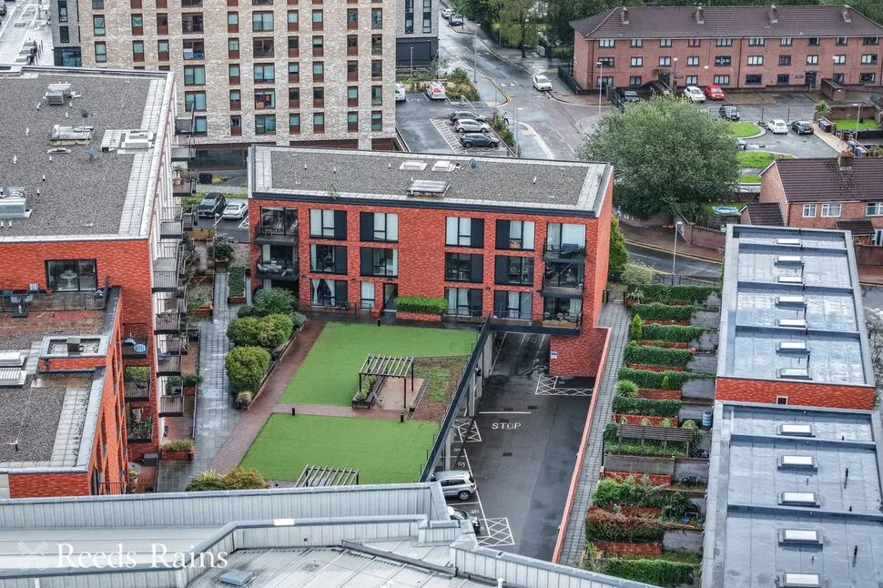 2 bed flat for sale — Chapel Street, Salford, M3
