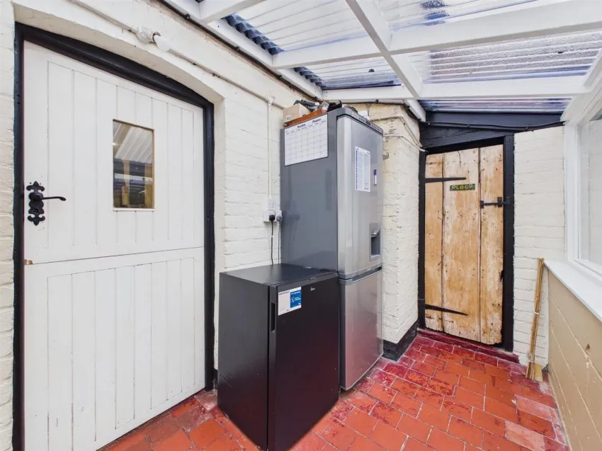 Hucclecote Road, Gloucester, photo 19
