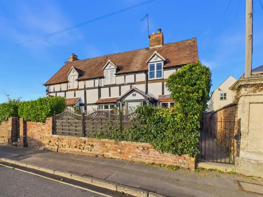 Hucclecote Road, Gloucester, photo 26