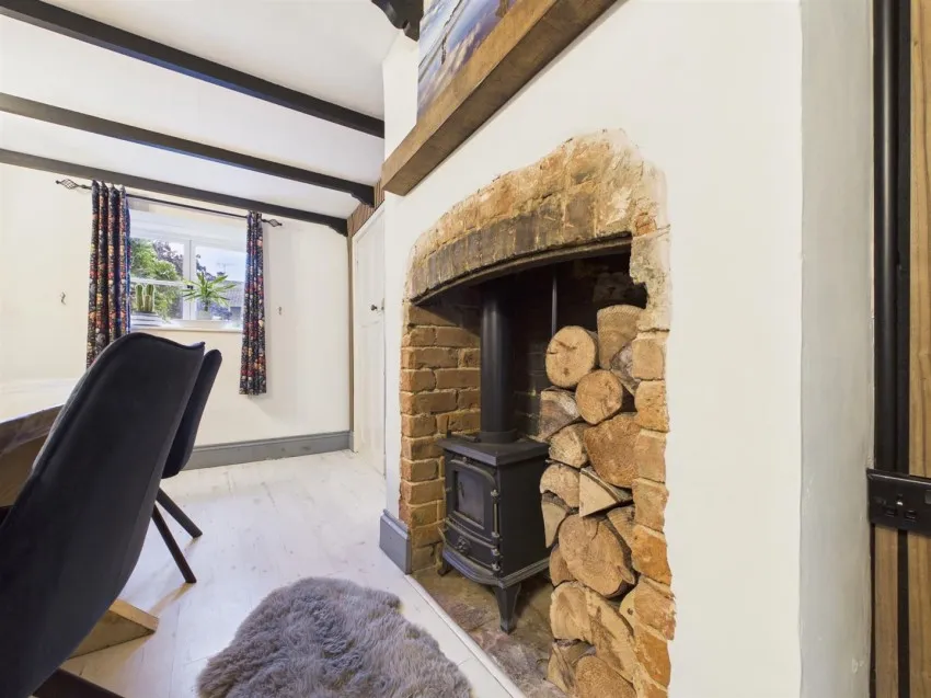 Hucclecote Road, Gloucester, photo 13