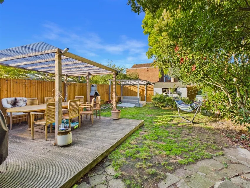 Hucclecote Road, Gloucester, photo 23