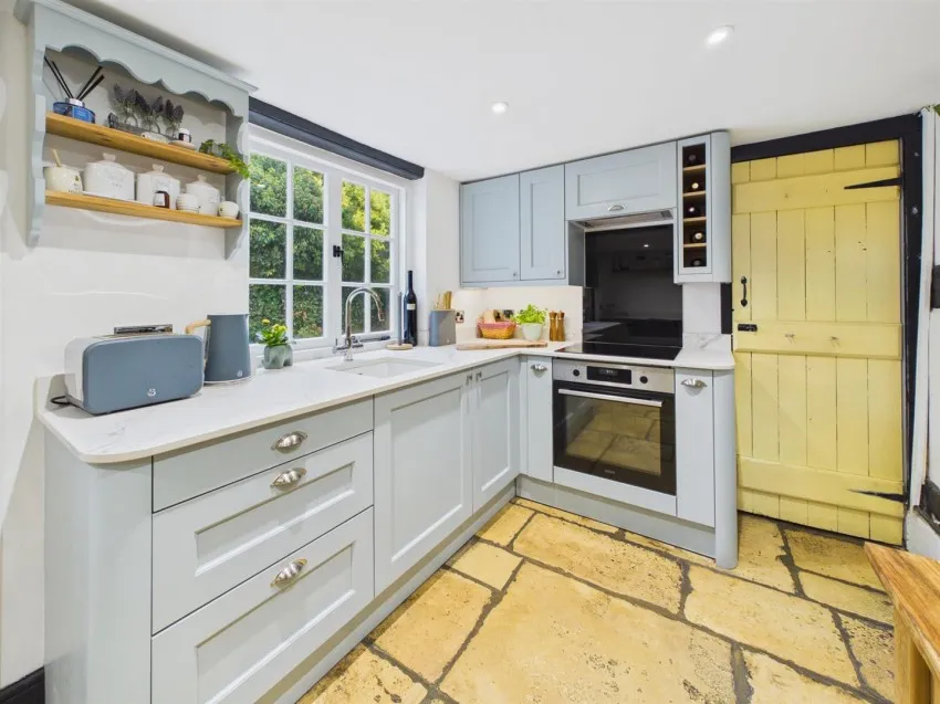 Hucclecote Road, Gloucester, photo 5