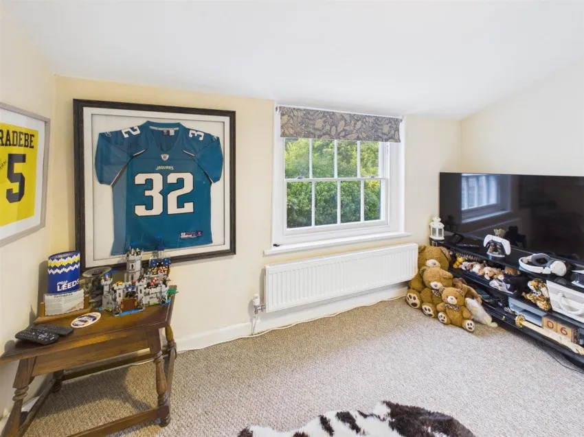 Hucclecote Road, Gloucester, photo 18