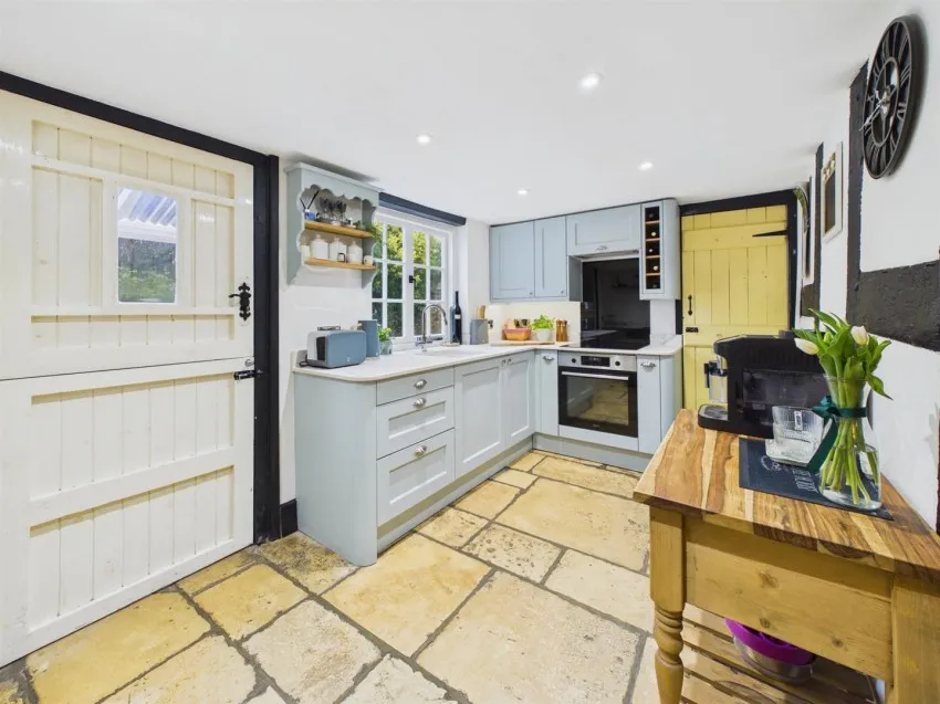 Hucclecote Road, Gloucester, photo 2