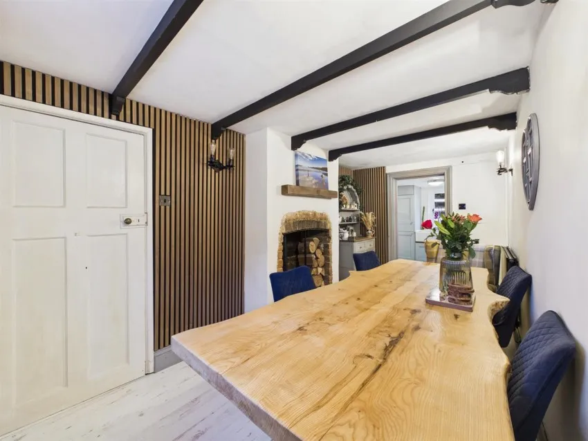Hucclecote Road, Gloucester, photo 12