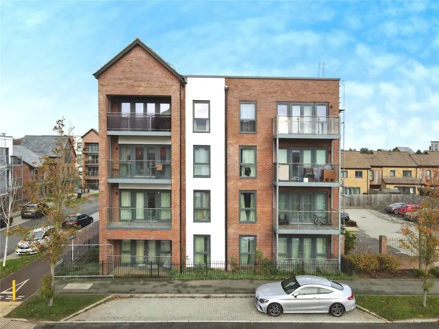 2 bed flat for sale, Gambit Avenue, Oakgrove, MK10