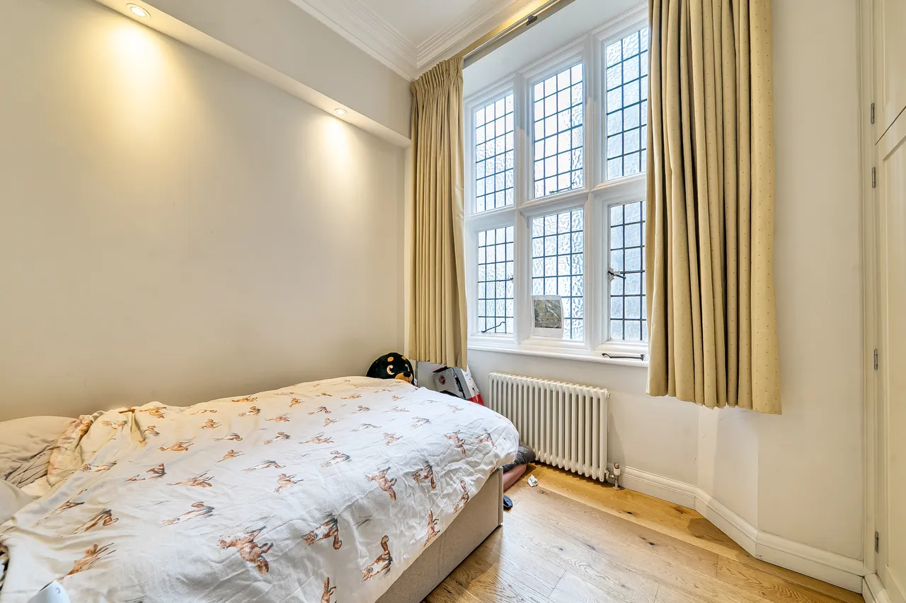 Flat 3, 47 Gloucester Road, London, photo 4