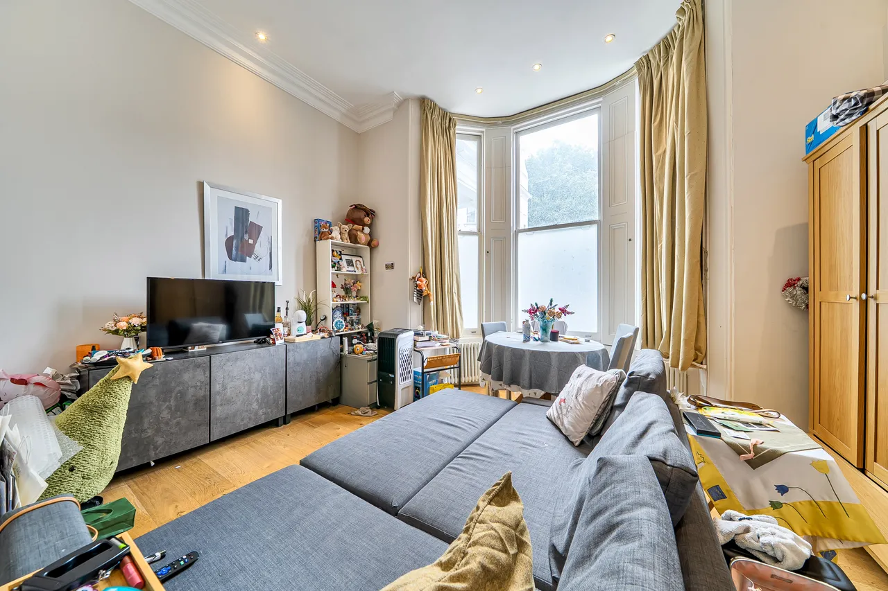Flat 3, 47 Gloucester Road, London, photo 2