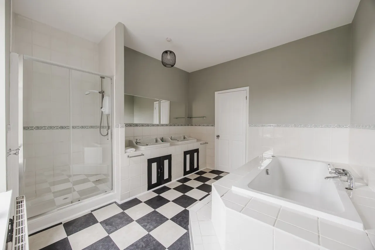 Three Storey Victorian Home in Hunsta, photo 6