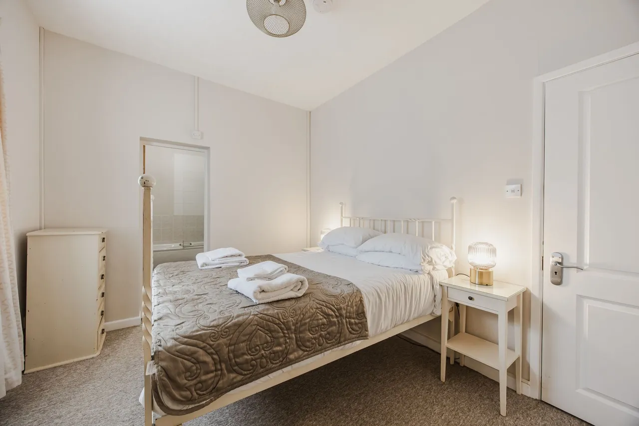 Three Storey Victorian Home in Hunsta, photo 9