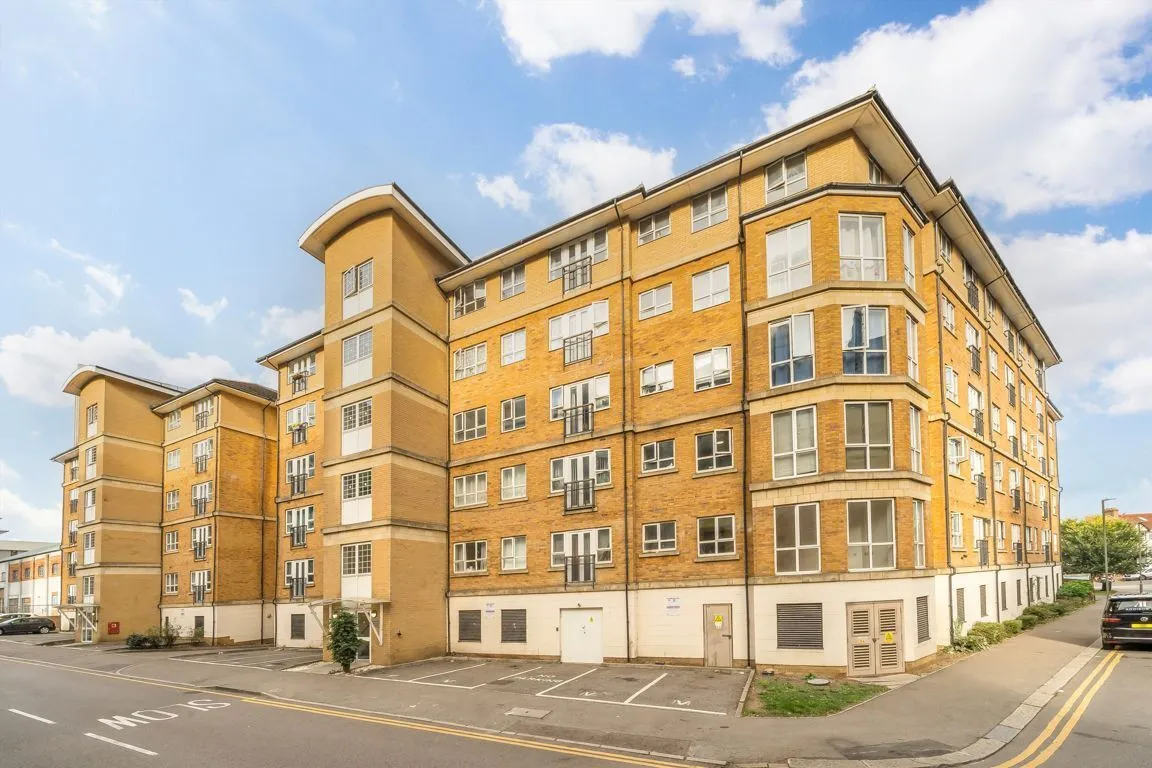 Geneva Court, Hendon, photo 5