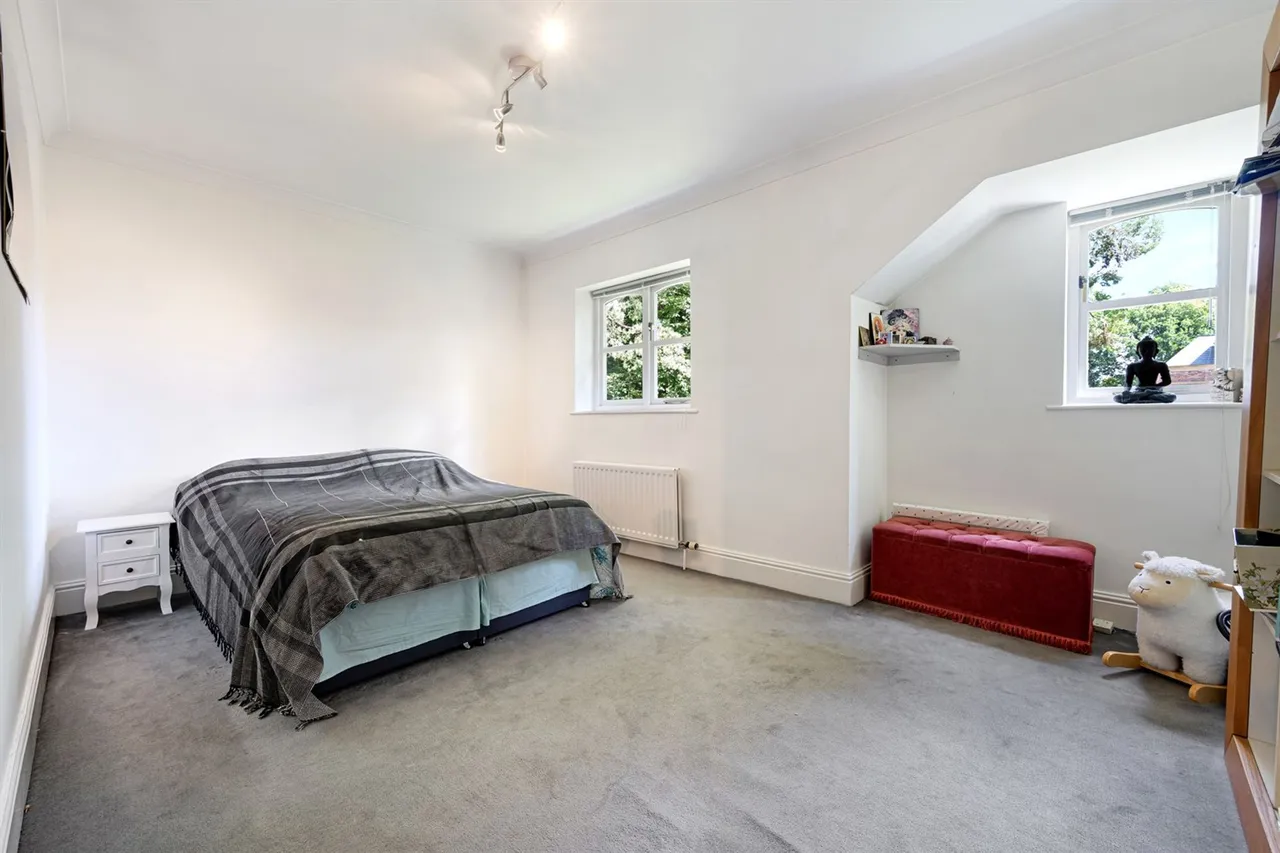 Hale, Altrincham, photo 15