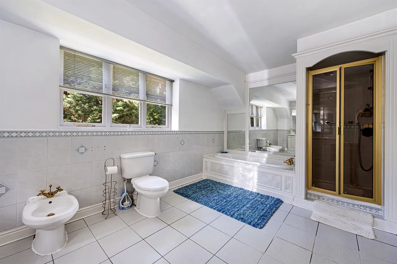 Hale, Altrincham, photo 14