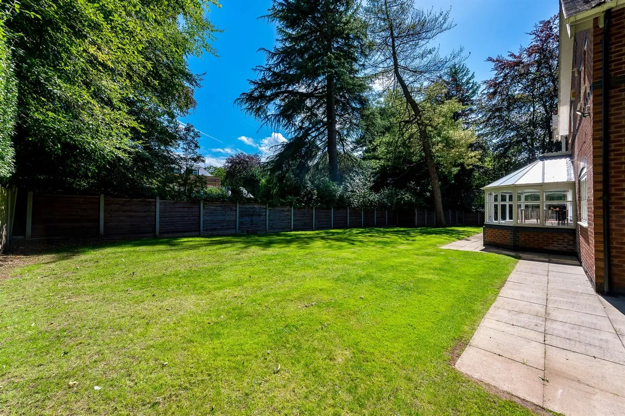 Hale, Altrincham, photo 22