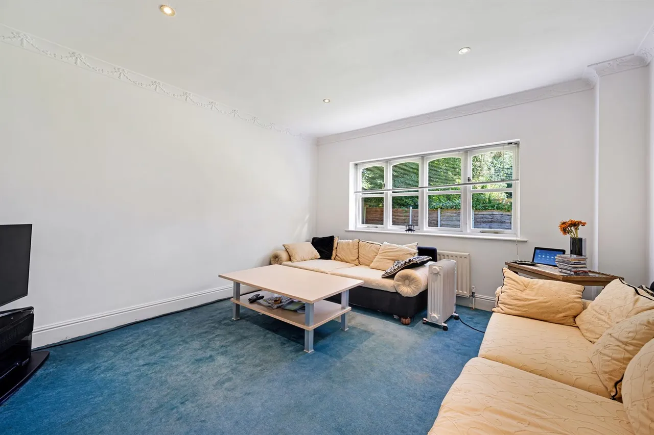 Hale, Altrincham, photo 6