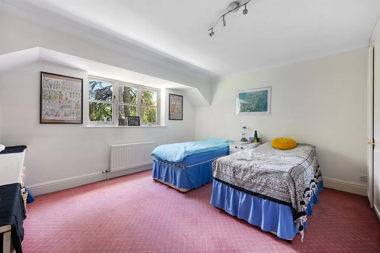 Hale, Altrincham, photo 18