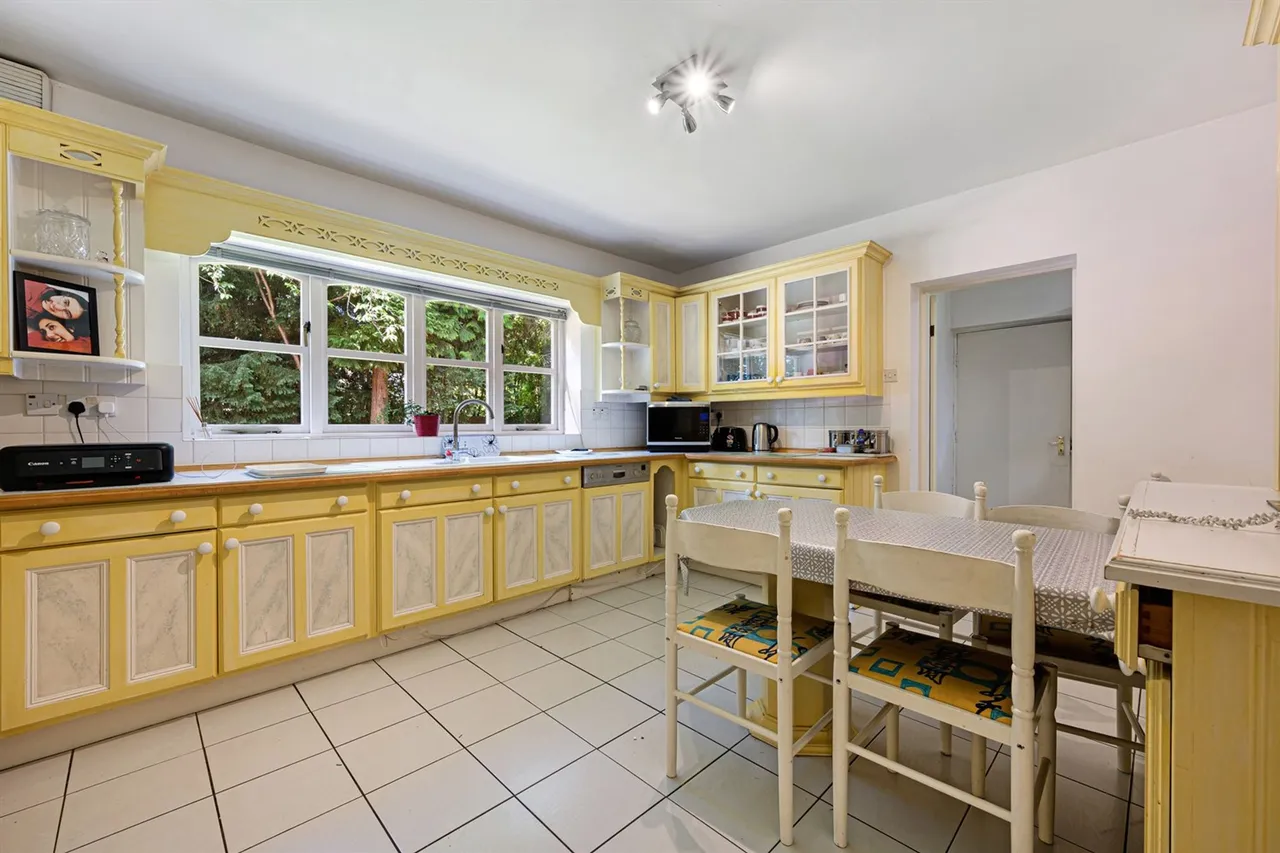 Hale, Altrincham, photo 9