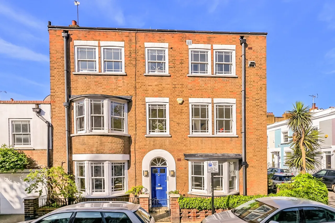 4 bed house to rent, Hillgate Place, Kensington, W8