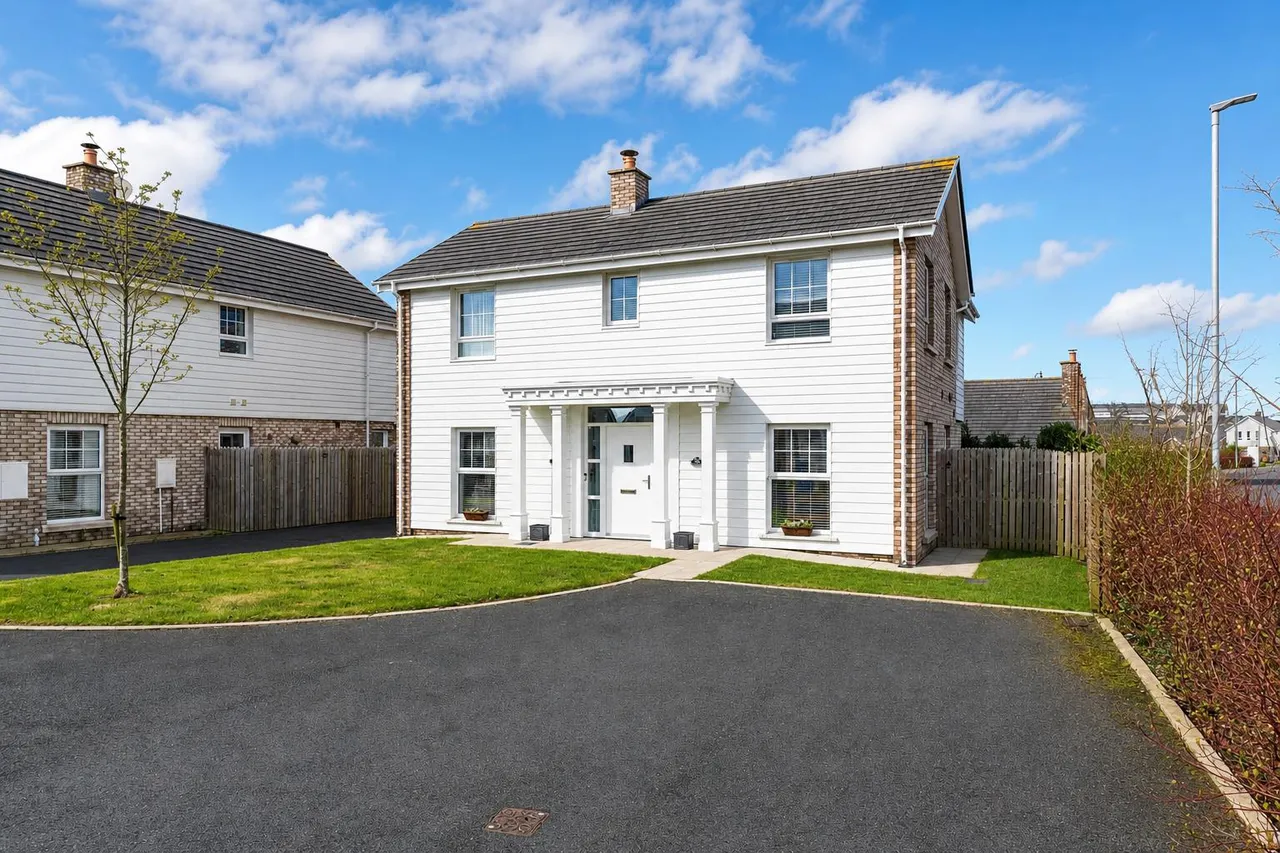 4 bed house for sale, Second Street, Rivenwood, BT23