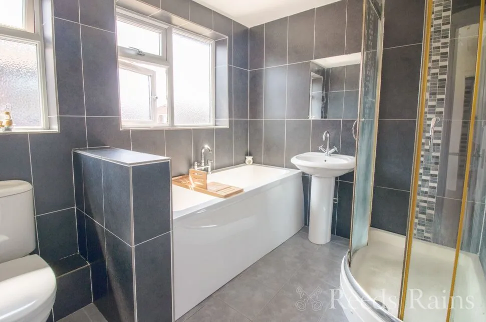Fenwick Road, Great Sutton, Cheshire, CH66, photo 9