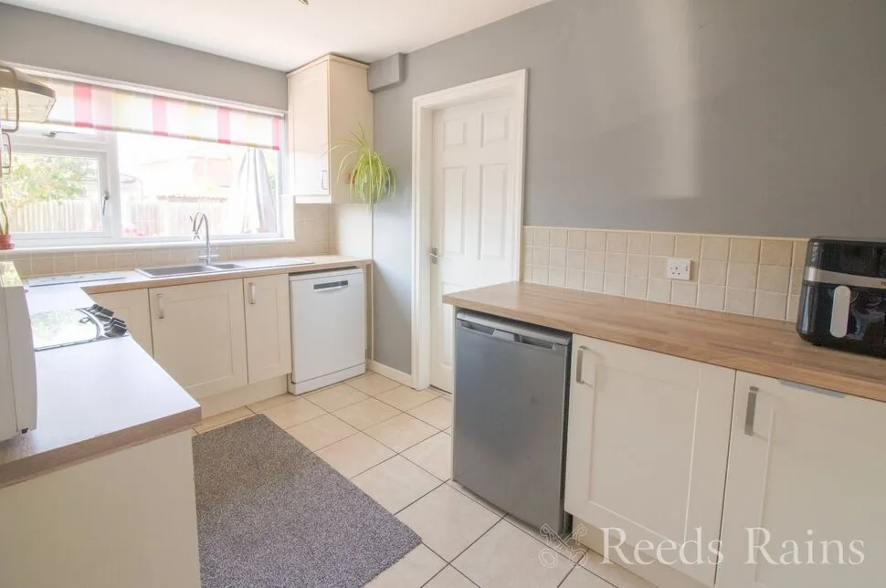 Fenwick Road, Great Sutton, Cheshire, CH66, photo 4