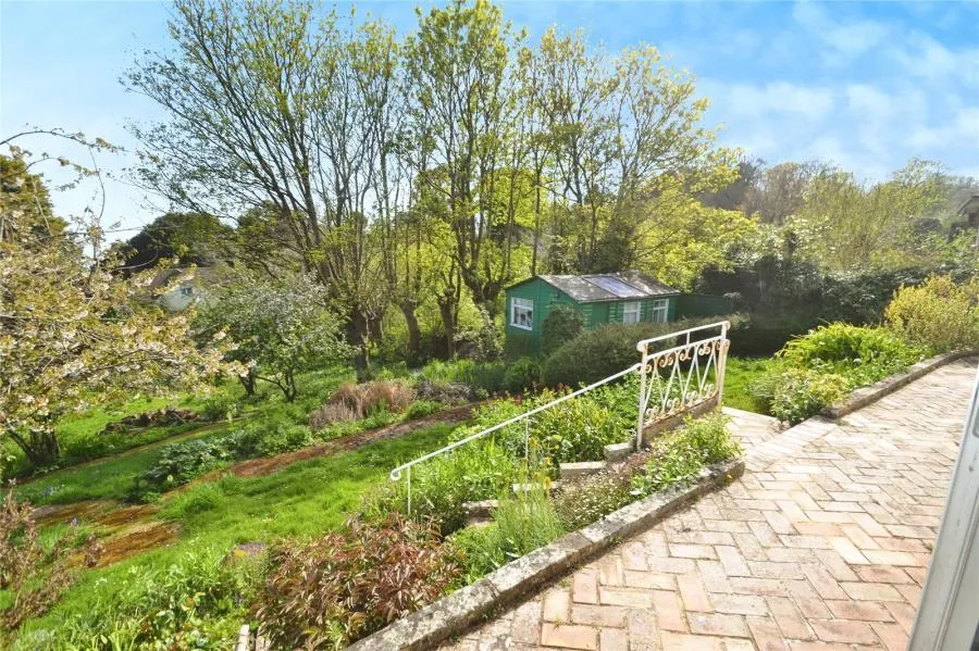 Hunts Road, St. Lawrence, PO38, photo 7