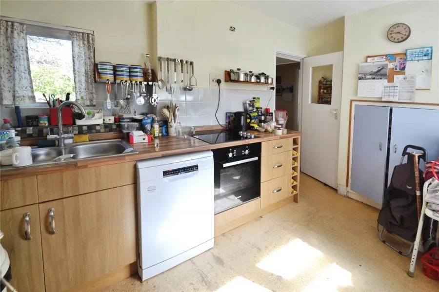 Hunts Road, St. Lawrence, PO38, photo 6
