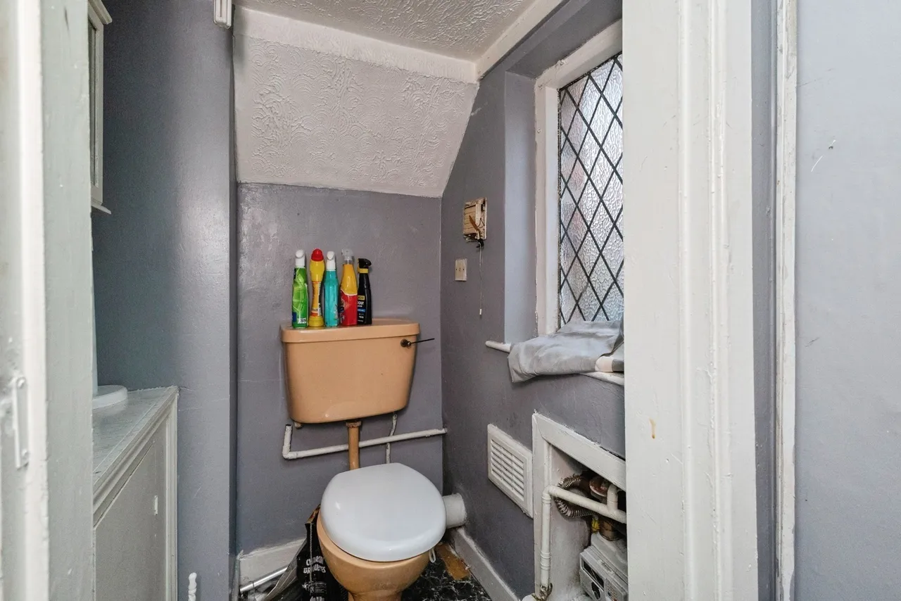 Lees Road, Ashton-under-Lyne, Greater Manchester, OL6, photo 6