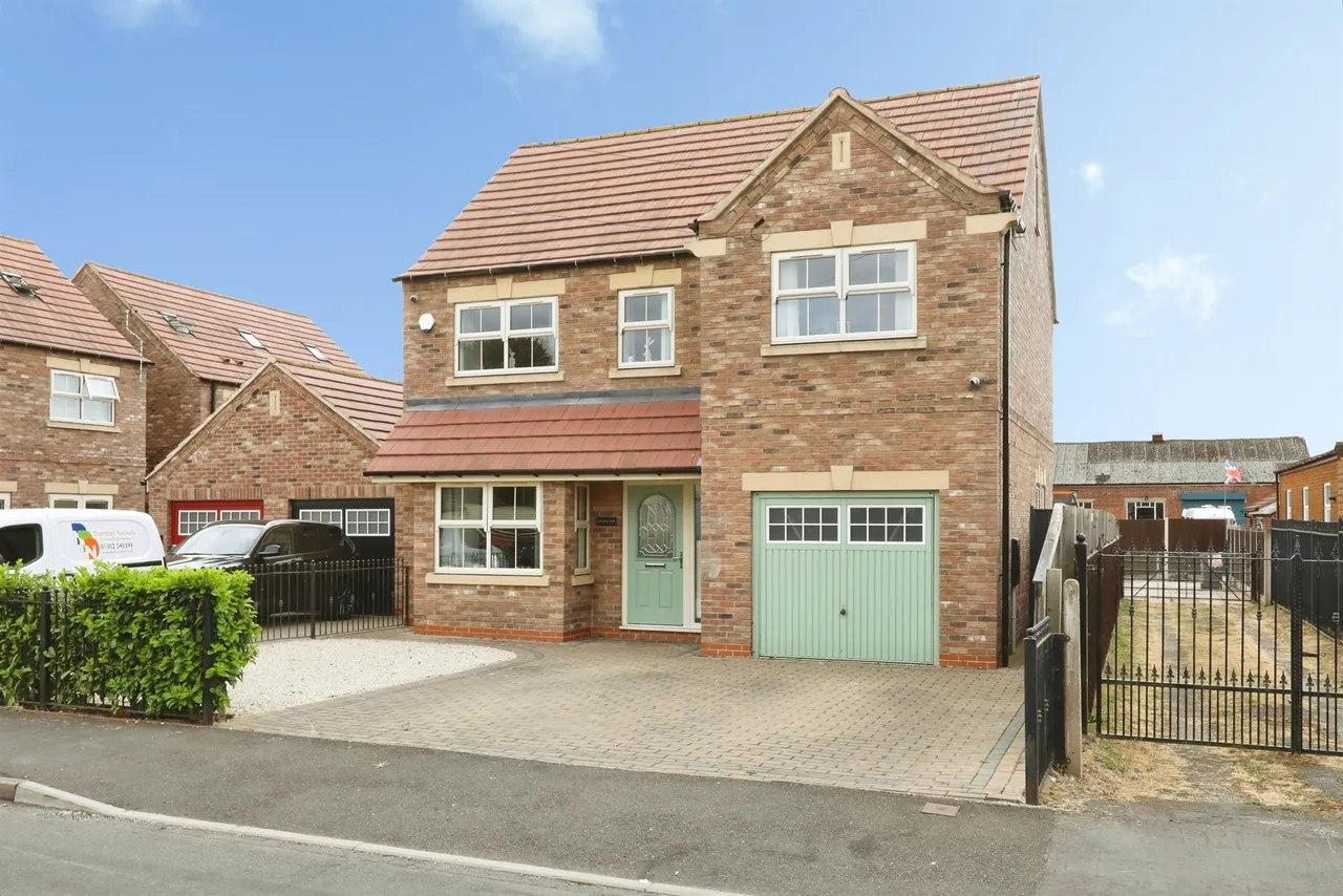 4 bed house for sale, Greens Road, Dunsville, DN7