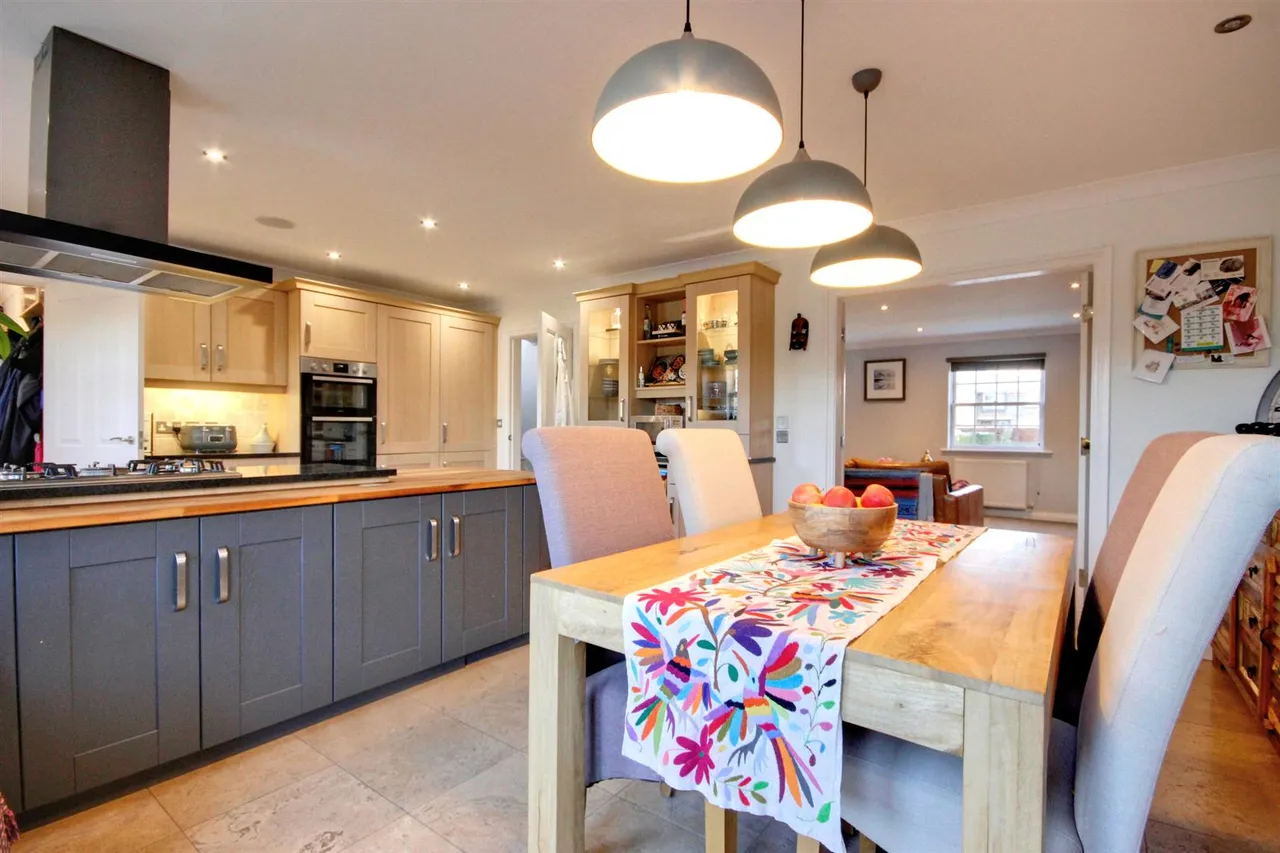 Monckton Rise, South Newbald, photo 7
