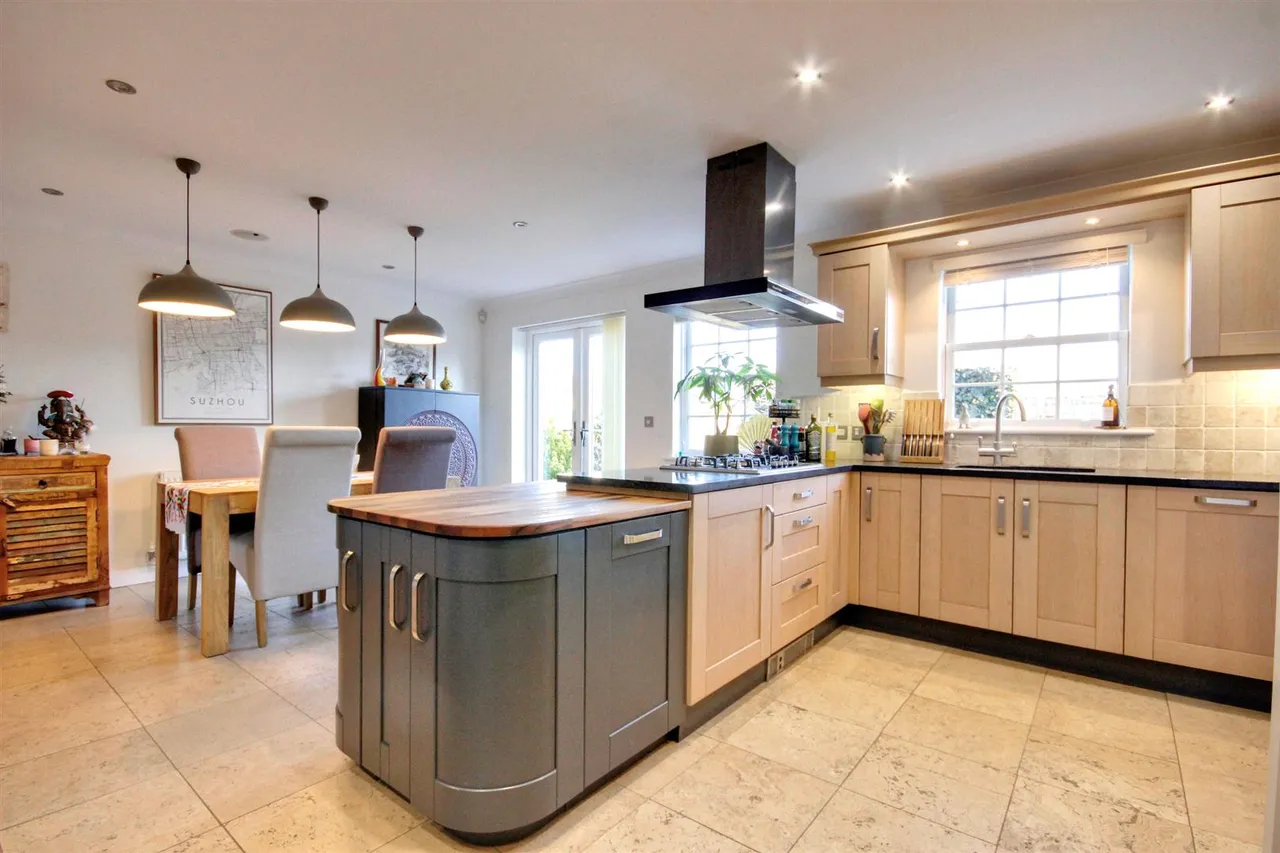 Monckton Rise, South Newbald, photo 4