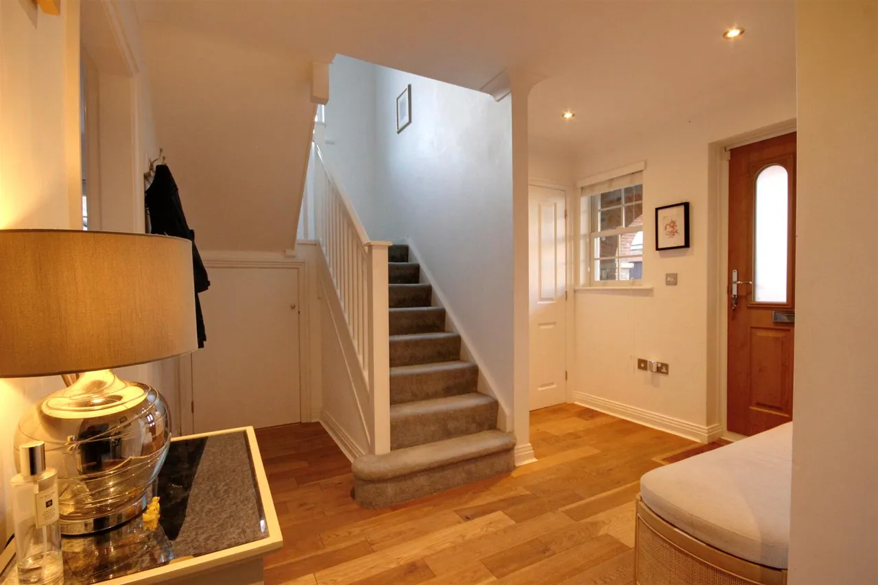 Monckton Rise, South Newbald, photo 12