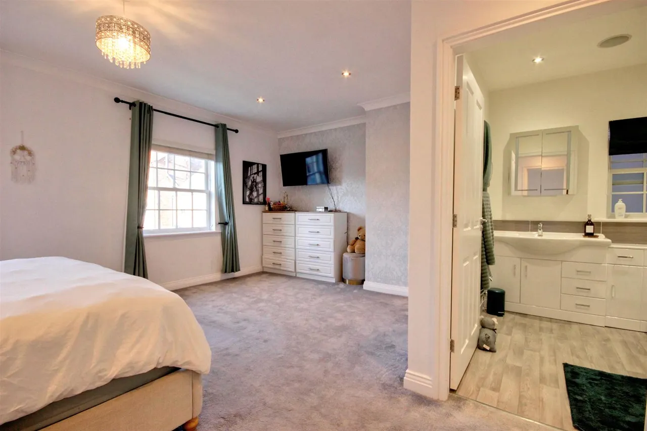 Monckton Rise, South Newbald, photo 16