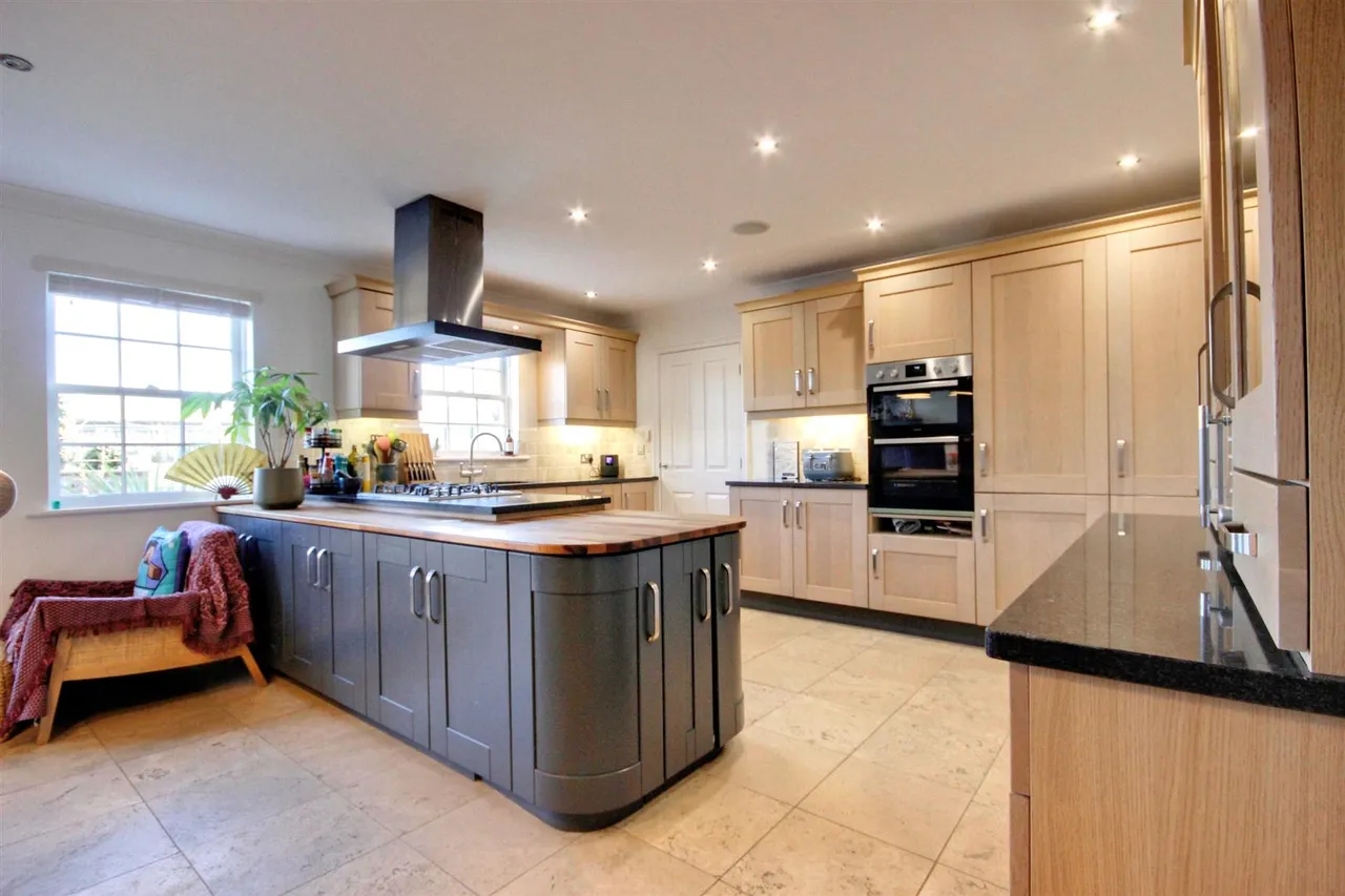 Monckton Rise, South Newbald, photo 6