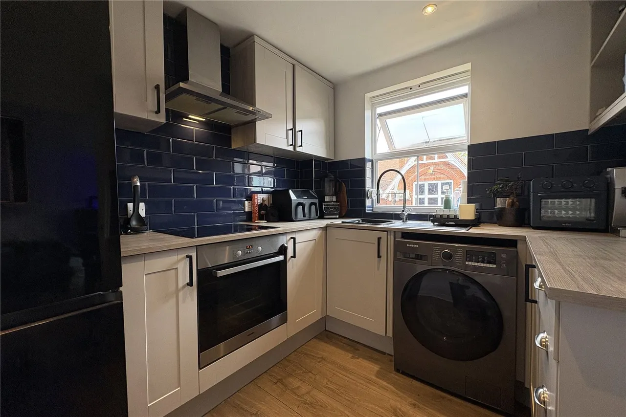 Bell Chase, Aldershot, Hampshire, GU11 3GZ, photo 5