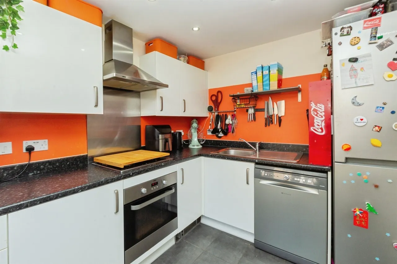 Conference Road, Aylesbury, HP18, photo 2